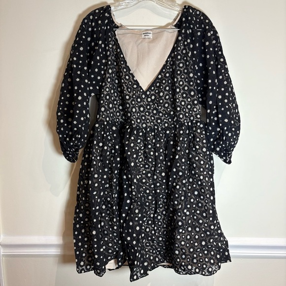 Aritzia Sunday Best Bonita Mini Dress Black / White Daisy Pattern Medium - Picture 6 of 10